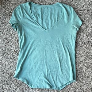 Lululemon green v neck shirt